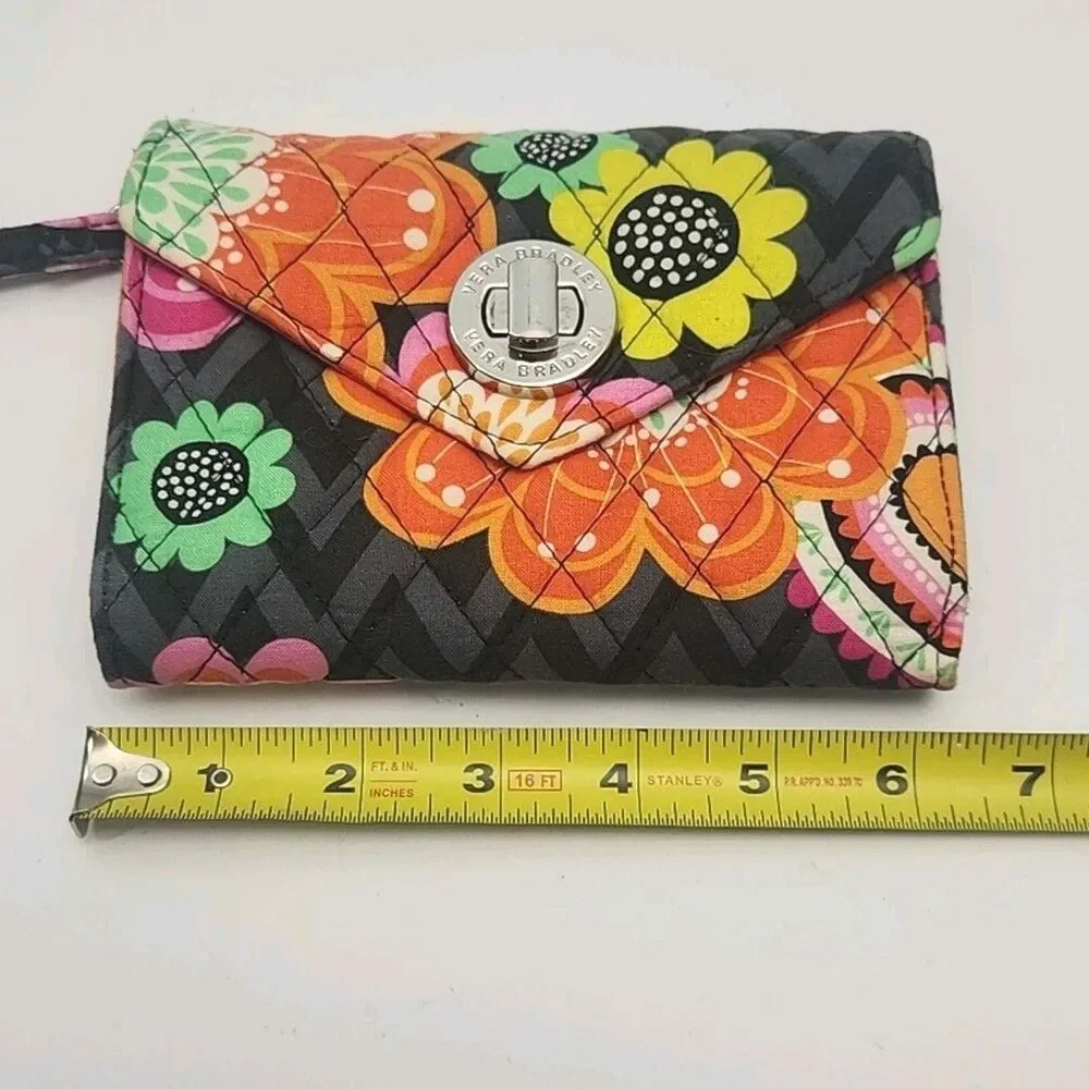 Vera Bradley Wristlet Wallet 6.25"x4.5" Floral Chevron Quilt Turn-Lock Organizer - Picture 12 of 15